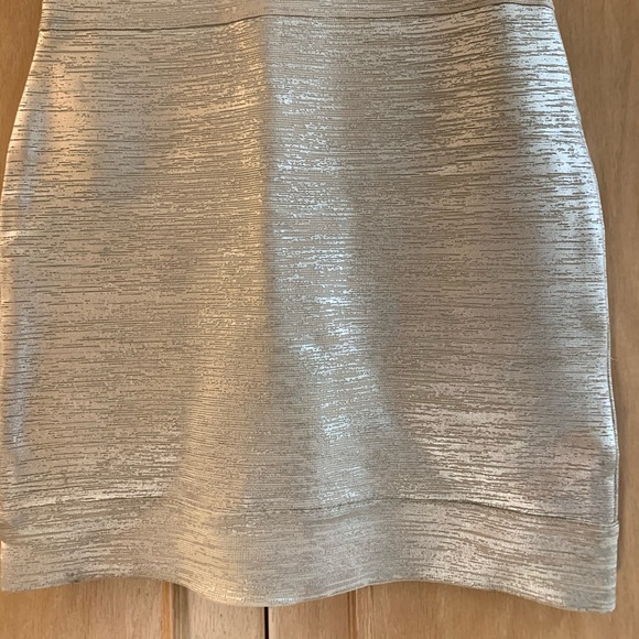 Herve Leger Gold Vdara Metallic Stretch Skirt - Picture 2 of 10